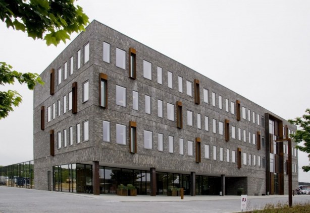 Jyske Bank-kontorhus - Bygningen